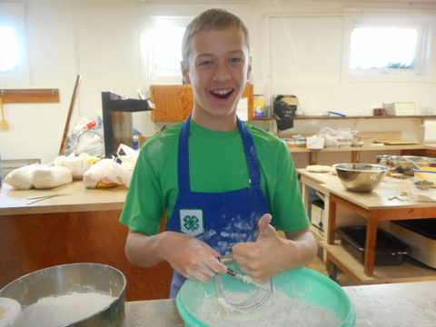 4-h-2015-nov-pie-baking-sales-jacob-storey-low-res