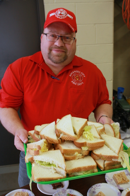 Lettuce Sandwiches 